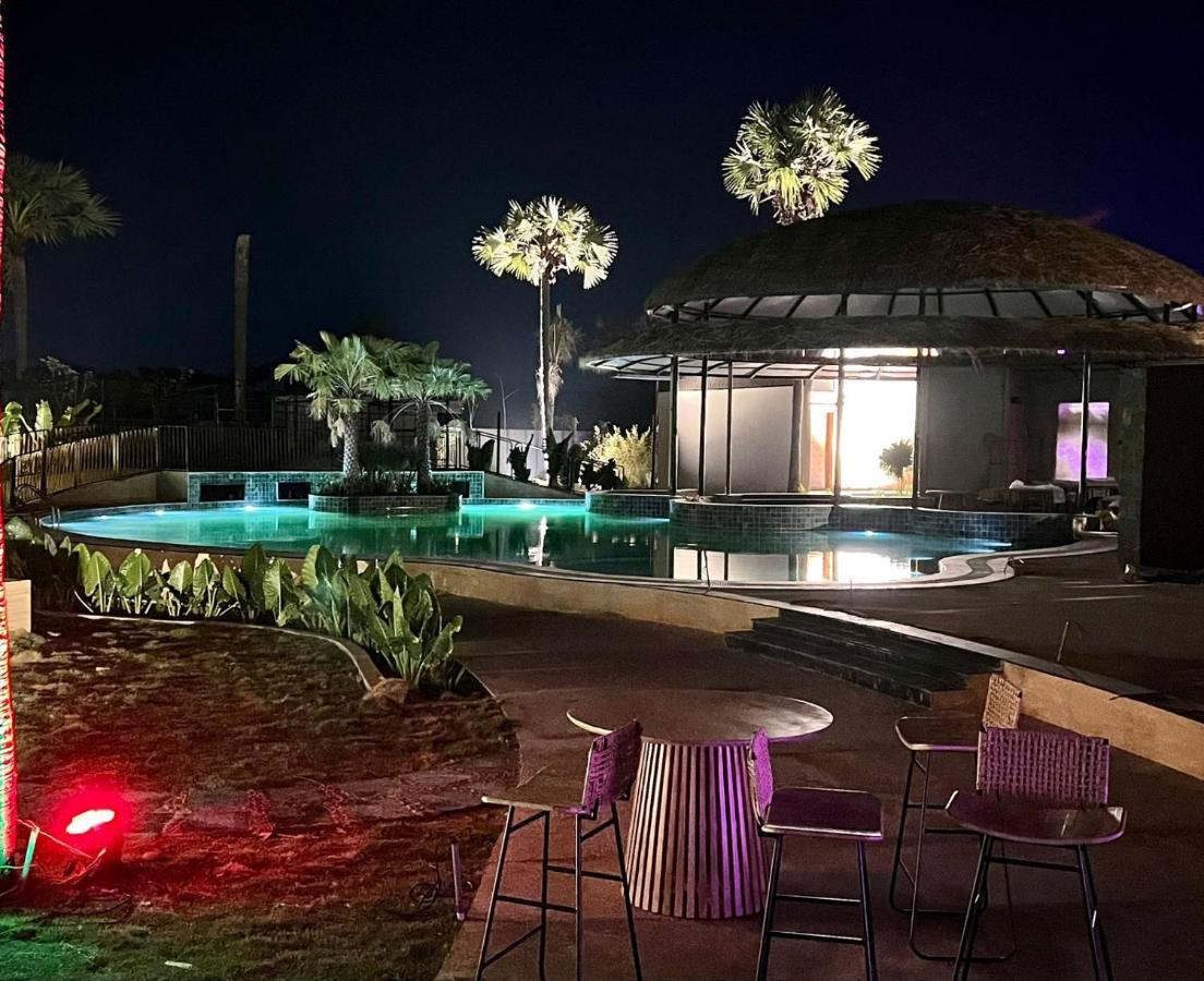 V Hotels And Resorts Chirala Luaran gambar
